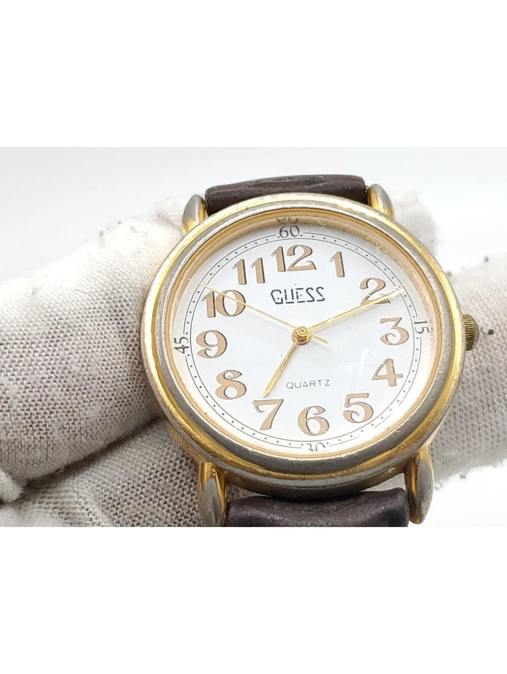 Vintage 1990 Guess Quartz Womens Watch New Battery White Dial Gold Tone 33mm